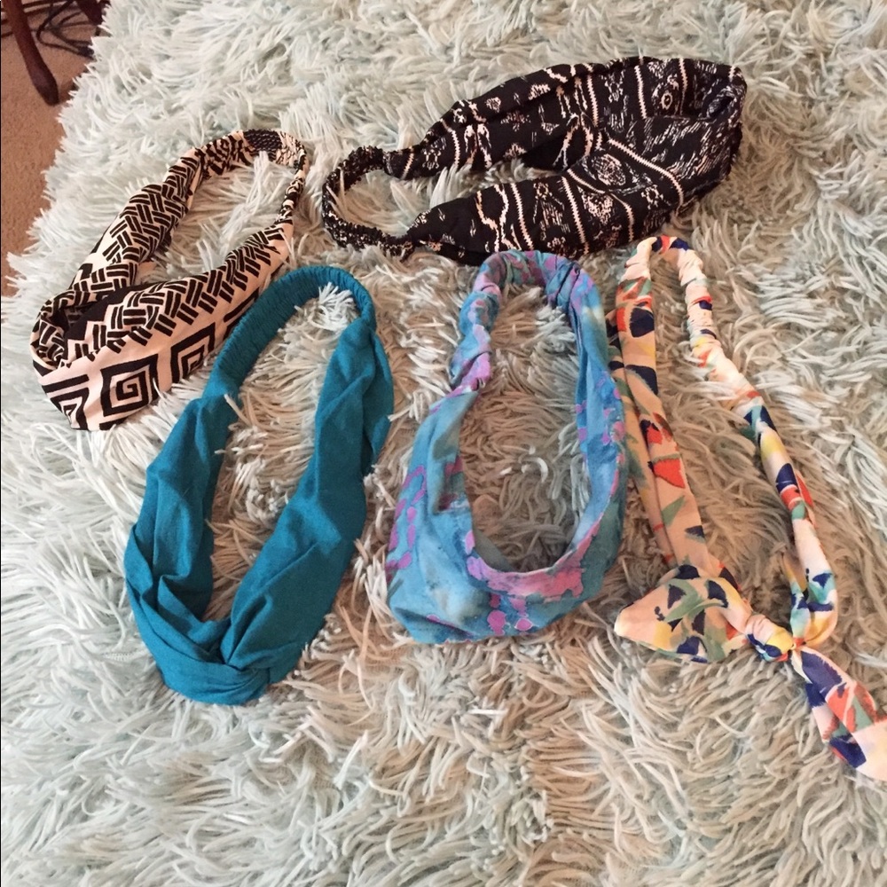 Pretty headbands. Like new. Set of 5.